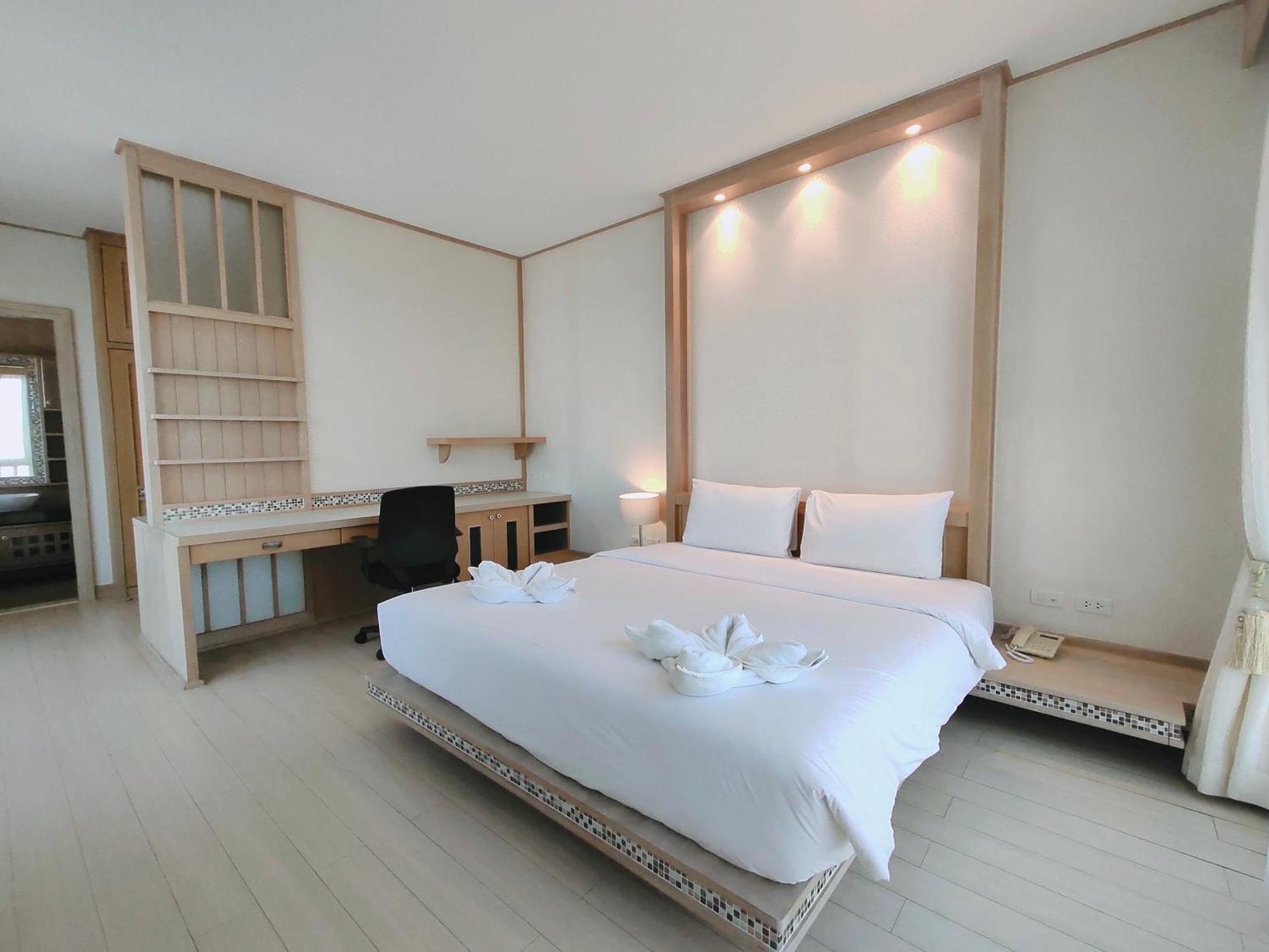 Ratana Hotel Chalong Rawai Esterno foto