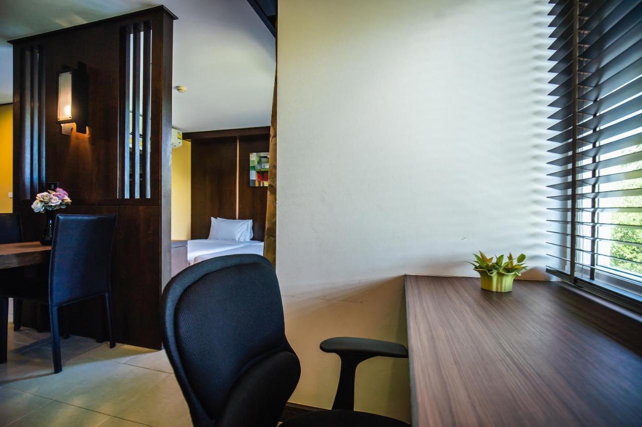 Ratana Hotel Chalong Rawai Esterno foto