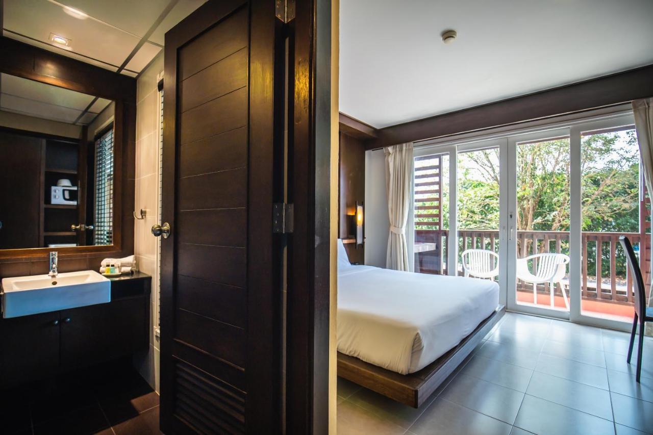 Ratana Hotel Chalong Rawai Esterno foto